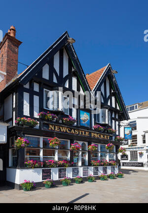 The Newcastle Packet, a traditional English pub on the sea front in Scarborough, North Yorkshire Stock Photo