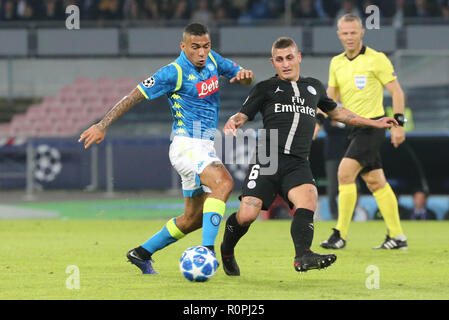 Napoli, Campania, Italy, 2018-11-06, UEFA Champions league SSC Napoli - Paris Saint Germain in pictures  Allan and Marco Verratti in action Credit: Antonio Balasco/Alamy Live News Stock Photo