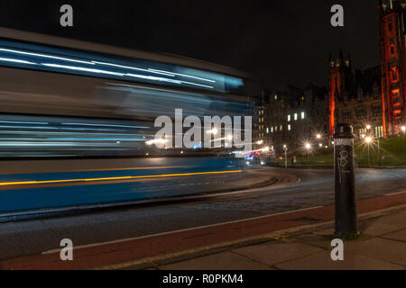 Edinburgh, Scotland, UK. 6th November, 2018. Tourist to homeles enjoy a mild  autumn day with bright skys and mild evening. Credit: Clifford Norton/Alamy Live News Stock Photo