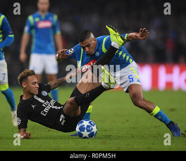 Naples, Italy. 6th Nov, 2018. Paris Saint-Germain's Neymar (L) vies with Napoli's Allan during the UEFA Champions League Group C match between Napoli and PSG in Naples, Italy, Nov. 6, 2018. The match tied 1-1. Credit: Alberto Lingria/Xinhua/Alamy Live News
