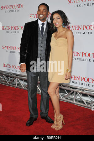 Will Smith and Rosario Dawson - Seven Pounds Premiere at the Westwood Village Theatre In Los Angeles.          -            DawsonRosario SmithWill 28 Stock Photo