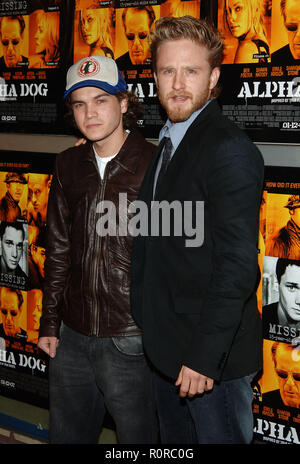 Emile Hirsh and Ben Foster arriving at the ALPHA DOG Premiere at the Arclight Theatre in Los Angeles. January 3, 2007  3/4 eye contact           -     Stock Photo