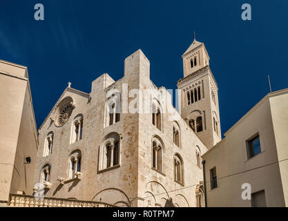 Cathedral (Duomo di Bari or Cattedrale di San Sabino), 13th century, Apulian Romanesque style, in Bari, Apulia, Italy Stock Photo