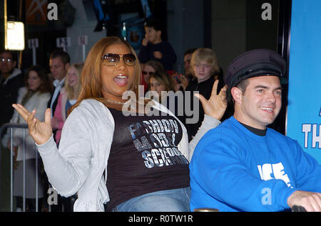 Queen Latifah  arriving at The  Ice Age: The Meltdown' World Premiereat the Grauman's Chinese Theatre in Los Angeles. March 19, 2006.          -       Stock Photo