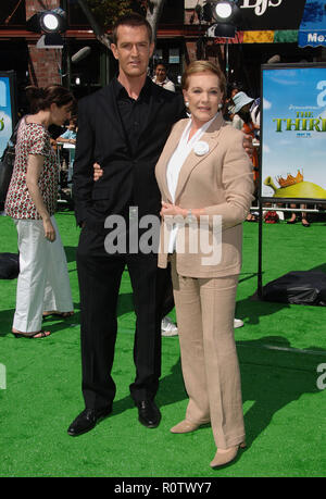 Ruppertt Everett and Julie Andrews arriving at SHREK The THIRD Premiere at the Westwood Village Theatre in Los Angeles.  full length eye contact       Stock Photo