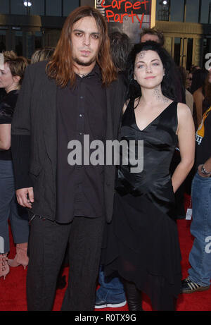 Amy Lee of Evanescence arriving at the ' 31th Annual American Music Awards ' at the Shrine Auditorium in Los Angeles. November, 16, 2003.           -  Stock Photo