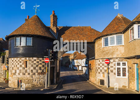 England, Kent, Thanet, Sandwhich, The Barbican Gate 15th century Gatehouse and Town Skyline Stock Photo