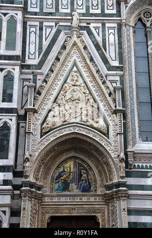 Almond Door of Florence Cathedral with a lunette showing the Assumption of the Virgin Stock Photo