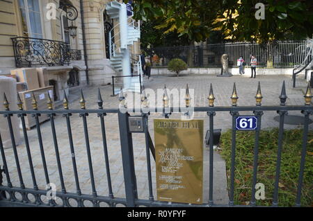 Paris, France. 8th Nov 2018. Stairs of the Eiffel are on sale at Art Curial on the Champs-Elysees, Paris, France.8 November 2018.   ALPHACIT NEWIM / Alamy Live News Stock Photo