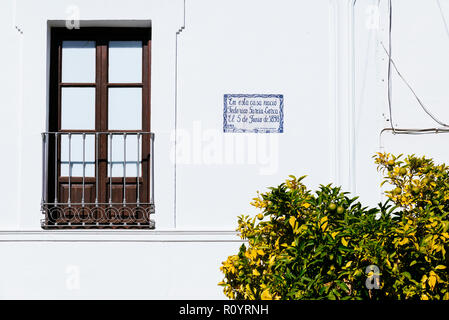 Birth house of the poet Federico Garcia Lorca with commemorative plaque on the facade. Fuente Vaqueros, Granada, Andalucia, Spain, Europe Stock Photo