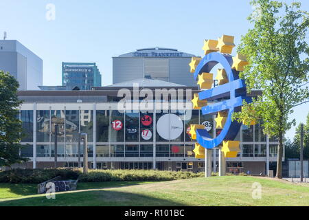 Euro sculpture, opera house and playhouse at Willy-Brandt-Platz, Frankfurt, Hesse, Germany, Europe  I Euro-Skulptur , Opernhaus und Schauspielhaus am  Stock Photo