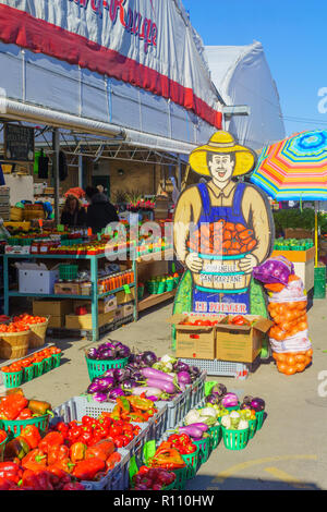 Montreal, Canada - September 09, 2018: Scene of the Jean-Talon Market Market, with shoppers and sellers, in Little Italy district, Montreal, Quebec, C Stock Photo