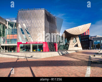 2 November 2018: Salford Quays, Manchester, UK -  The Lowry, and Pier 8 Restaurant and Bar, on a beautiful sunny autumn day. Stock Photo