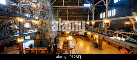 WY03588-00...WYOMING - Historic Old Faithful Inn built in 1904 inYellowstone National Park. Stock Photo