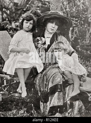 Portrait of French actress Sarah Bernhardt in Paris, France Stock Photo ...