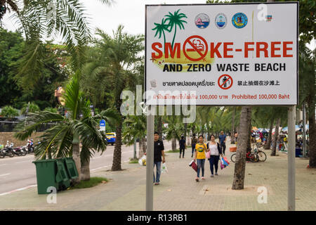 PATTAYA,THAILAND - OCTOBER 12,2018: Beachroad This sign informs people, that smoking and throwing waste on the ground is prohibited. Stock Photo
