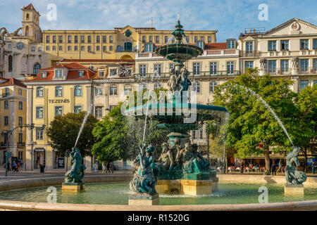 Springbrunnen, Rossio-Platz, Altstadt, Lissabon, Portugal Stock Photo
