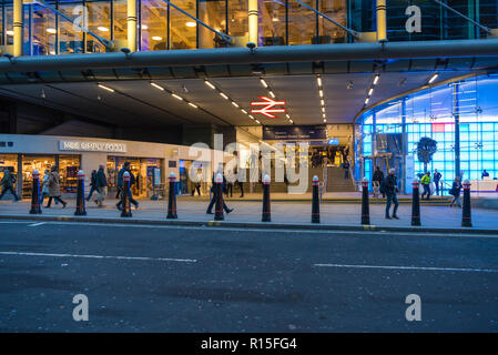 Morning commuters at Cannon Street railway station, London, England, UK Stock Photo