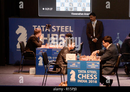 Kolkata, India. 09th Nov, 2018. Indian chess Grandmaster Viswanathan Anand (right) compete with USA Grandmaster Wesley So (left) during the first round matches at Tata Steel Chess India 2018. Credit: Saikat Paul/Pacific Press/Alamy Live News Stock Photo