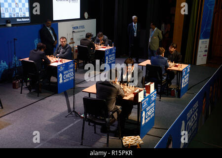 Kolkata, India. 09th Nov, 2018. Participants compete during the Tata Steel Chess India 2018 first round matches at ICCR, Kolkata. Credit: Saikat Paul/Pacific Press/Alamy Live News Stock Photo