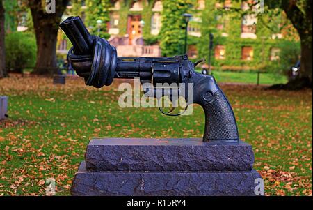 The Knotted Gun Stock Photo