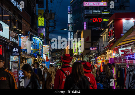 The Seogyo-Dong, Hongdae area of Seoul in South Korea, busy with people ...