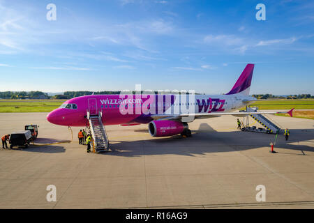 Airbus A320-232 from Wizz Air, Allgäu Airport, Airport Memmingen Munich-West, Memmingen, Unterallgäu, Allgäu, Swabia, Bavaria Stock Photo