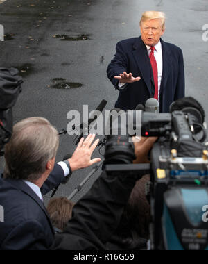 CBS News Chief White House Correspondent Nancy Cordes does a live shot ...