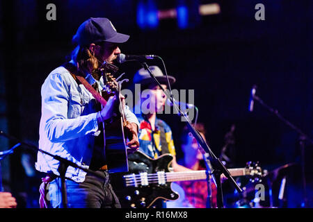 Cambridge, UK. 9th November, 2018. Austria's Chris Comper aka Prinz Grizzly performing with band live at the Cambridge Corn Exchange. Prinz Grizzly is currently supporting Seasick Steve. Richard Etteridge / Alamy Live News Stock Photo