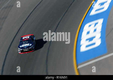 Avondale, Arizona, USA. 9th Nov, 2018. Christopher Bell (20) takes to the track to practice for the Whelen Trusted to Perform 200 at ISM Raceway in Avondale, Arizona. Credit: Justin R. Noe Asp Inc/ASP/ZUMA Wire/Alamy Live News Stock Photo