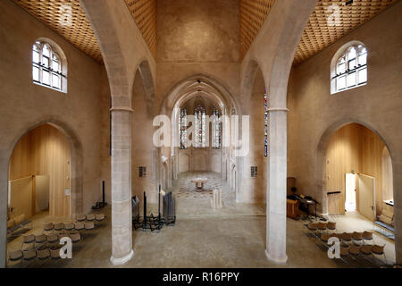 08 November 2018, Bavaria, Nürnberg: Interior view of the renovated church St. Martha. After a fire with damage running into millions in June 2014, the Nuremberg Church of St. Martha reopens on 10 November. During the fire, the roof of the main nave was completely burnt down and parts of the building were in danger of collapsing. Photo: Daniel Karmann/dpa Stock Photo