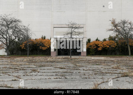 An abandoned storefront at the now closed Summit Point Mall in Waterford Township, Michigan on October 26, 2018. Stock Photo