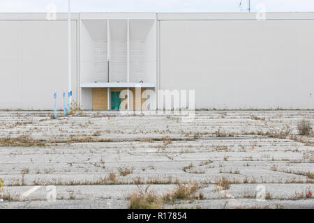 An abandoned storefront at the now closed Summit Point Mall in Waterford Township, Michigan on October 26, 2018. Stock Photo