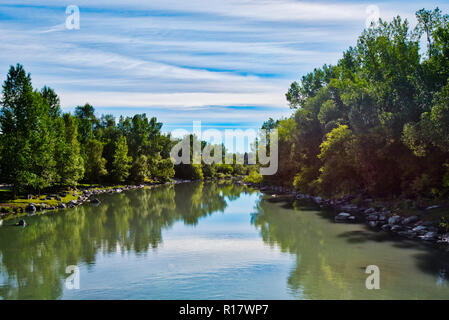 A river flows through the heart of Calgary, Canada Stock Photo