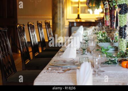 Interior view of The Dining Room at Basildon Park, Berkshire, UK (National Trust) Stock Photo