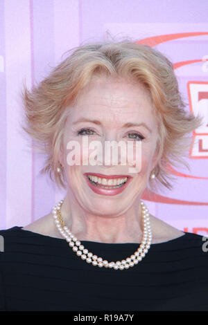 Holland Taylor 04/19/09 "TV Land Awards 2009" @ Gibson Amphitheatre