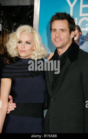 Jenny McCarthy 12/17/08 "Yes Man" Premiere @ Mann Village Theatre