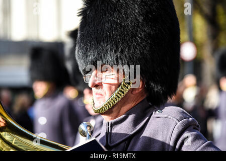 Honourable Artillery Company troops marching in the Lord Mayor's Show Parade, London, UK. HAC. Older soldier Stock Photo