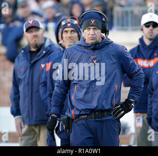 Charlottesville, Virginia, USA. 10th Nov, 2018. Liberty Flames RB #25 ...