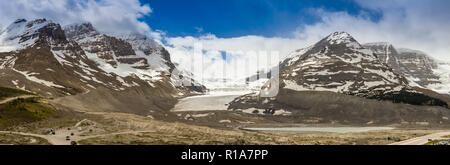 COLUMBIA ICEFIELD, ALBERTA, CANADA - JUNE 2018: Panoramic view of the Athabasca Glacier in the Columbia Icefield in Alberta, Canada. Stock Photo