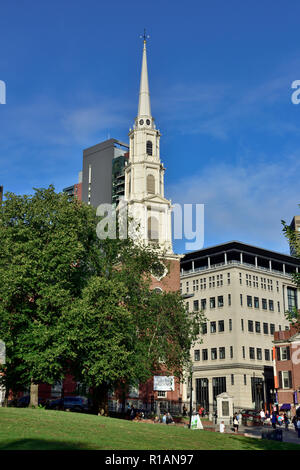 Looking from Boston Common at imposing to historic 1809 Park Street Church Stock Photo