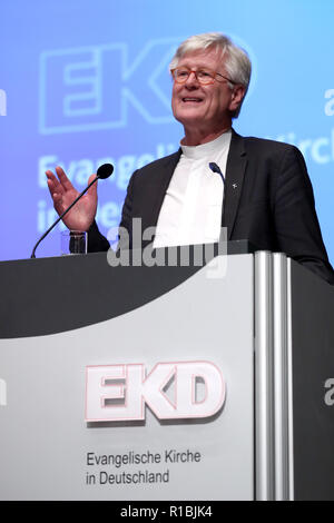 Wurzburg, Bavaria, Germany. 11th Nov, 2018. Bishop Heinrich Bedford-Strohm, Chairman of the Council of the Evangelical Church in Germany (EKD), speaks during the annual meeting of the EKD Synod. The main theme of the Kirchentagung is how the church can once again inspire more young people to come to its cause. Photo: Daniel Karmann/dpa Credit: dpa picture alliance/Alamy Live News Stock Photo