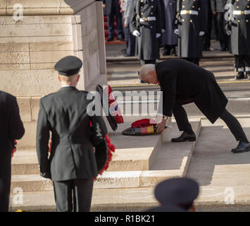London UK, 11th November 2018  The National Service of Remembrance  at the Cenotaph London on Remembrance Sunday in the presence of HM The Queen, the Prime Minster, Theresa May, former prime ministers, senior government ministers  and representatives of the Commenwealth HE The President of the Federal Republic of Germany Frank-Walter Steinmeier, lay a wreath  Credit Ian Davidson/Alamy Live News Stock Photo