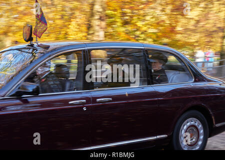 London, UK. 11th Nov, 2018. Queen Elizabeth II photographed following the rememberence day celebrations in London 11/11/18 Here she is photographed on her way to Buckingham palace Credit: Angus Grant/Alamy Live News Stock Photo