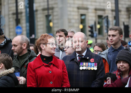 Manchester, UK. 11th Nov 2018. Veterans of conflict, serving members of the forces and members of the public take part in the service of remembrance marking 100 years since the end of WW!. The Cenotaph, Manchester, 11th November 2018 (C)Barbara Cook/Alamy Live News Stock Photo