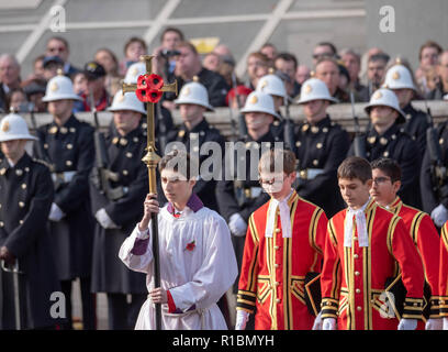 London UK, 11th November 2018  The National Service of Remembrance  at the Cenotaph London on Remembrance Sunday in the presence of HM The Queen, the Prime Minster, Theresa May, former prime ministers, senior government ministers  and representatives of the Commenwealth Credit Ian Davidson/Alamy Live News Stock Photo