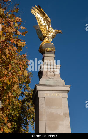 London UK, 11th November 2018: The RAF memorial on the Thames at Whitehall in London on Remembrance Sunday Credit: On Sight Photographic/Alamy Live News Stock Photo