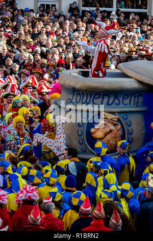 Düsseldorf, Germany. 11 November 2018. The German carnival season traditionally starts at 11 minutes past 11 o'clock on 11 November which today coincided with the centenary of Armistice Day, the end of World War I. Photo: 51North/Alamy Live News Stock Photo