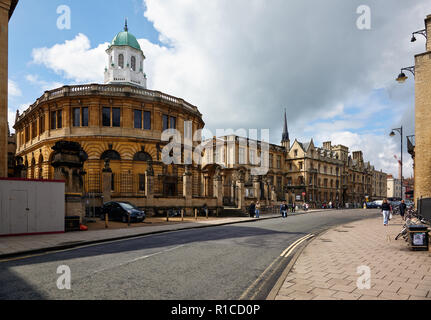 OXFORD, ENGLAND – MAY 15, 2009:  The Sheldonian Theater, as seen from the Broad street. Oxford University, Oxford, England