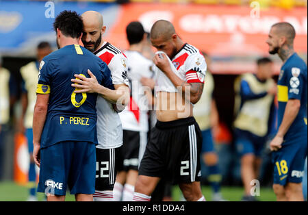 Coach Paulo Autori of Brazil's Athletico Paranaense scratches his head  during a Copa Libertadores round of sixteen second leg soccer match against  Argentina's River Plate at the Libertadores de America stadium in